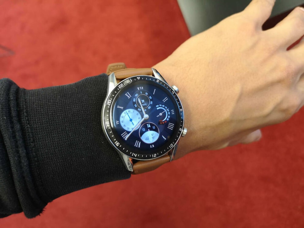 Huawei Watch Gt Vs Samsung Watch